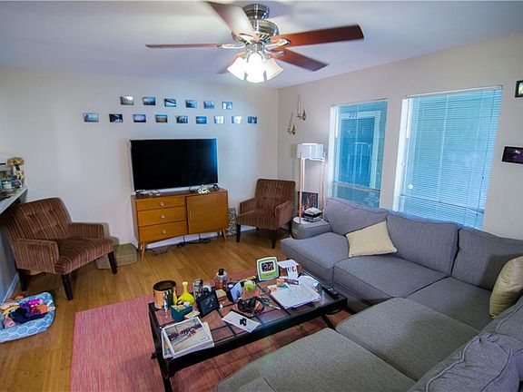 2nd image of 202 E 45th St APT 203