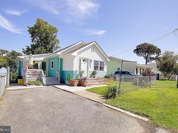 2nd image of 4036 9th St