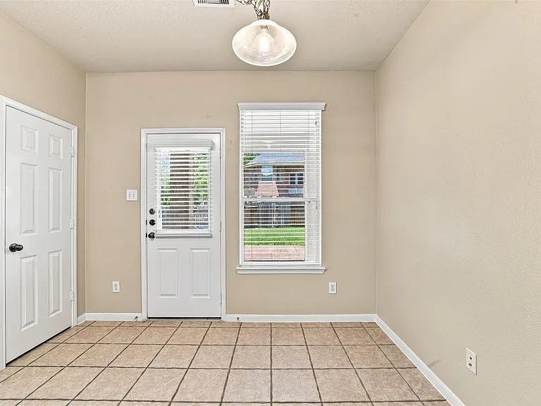 16726 Vivian Point Ln — Photo 16