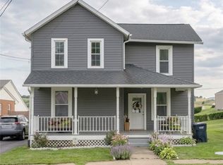 53 E North Ave, East Palestine, OH 44413