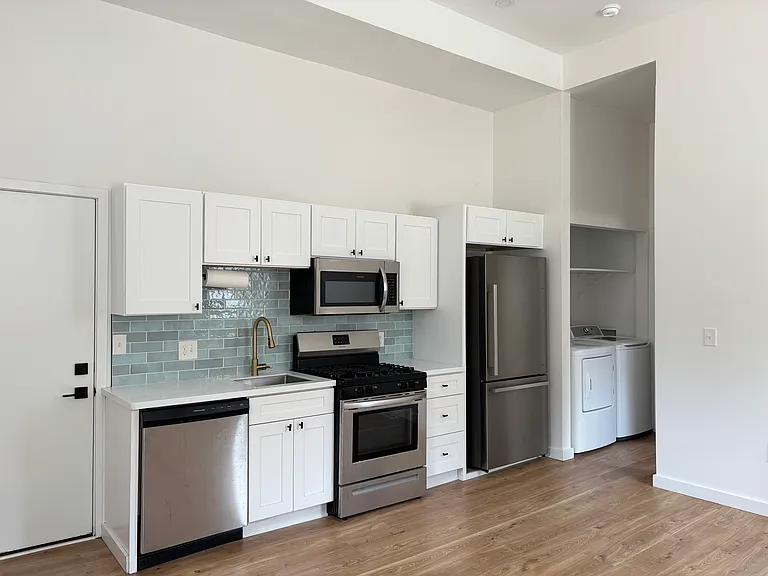 2258 W 10th St #2 — Photo 3