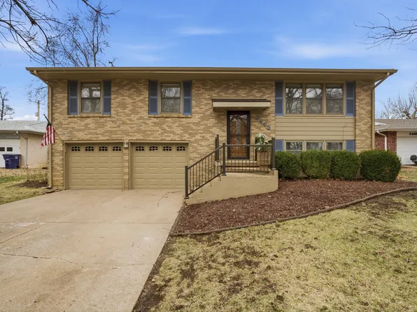 2442 Vaughn Dr, Manhattan, KS 66502