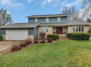 1704 Prairie Hill Rd, Saint Cloud, MN 56301