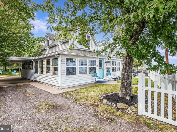 529 Irving Ave, Colonial Beach, VA 22443