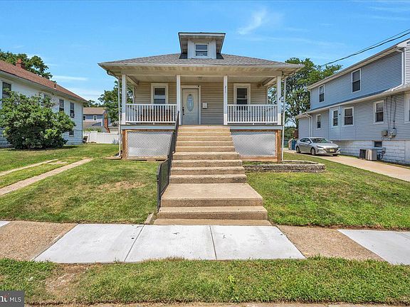 2nd image of 211 S Cedar Ave
