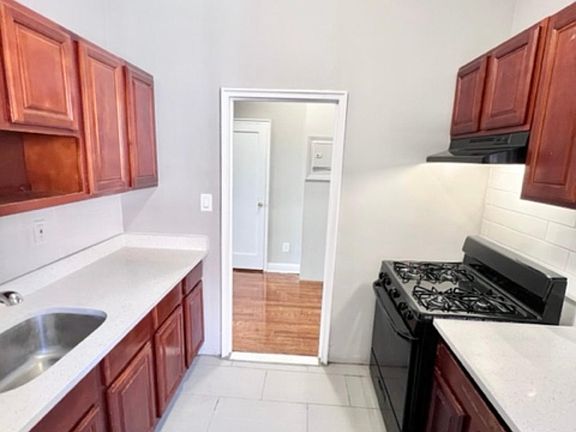 2nd image of 295 Lincoln Ave #3G