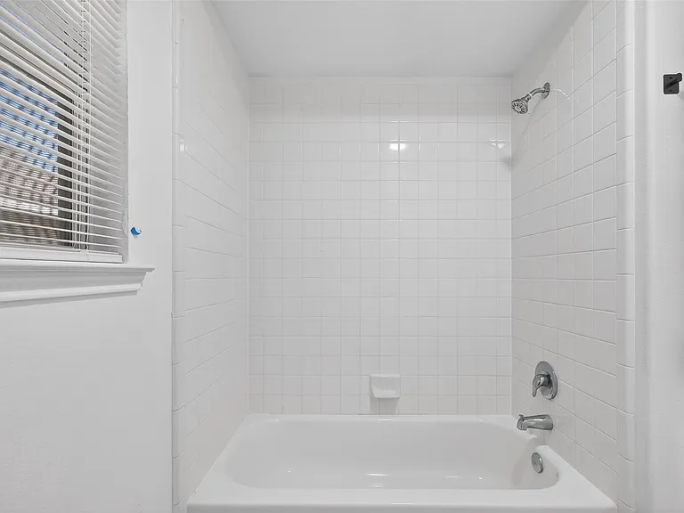 15807 Sonoma Park Dr — Photo 39