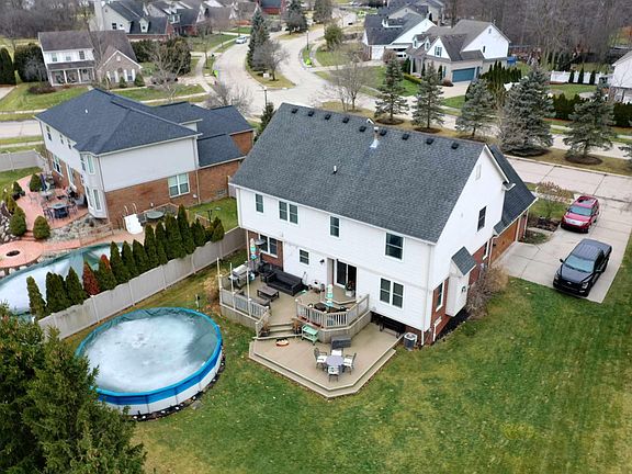 5th image of 28121 Aspen Blvd