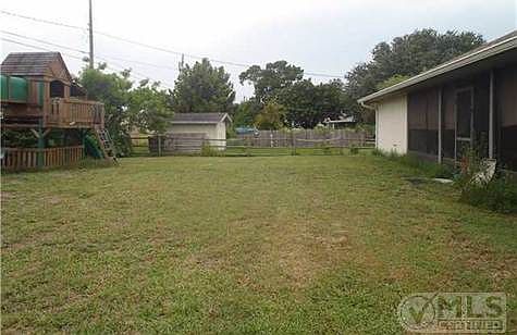 2nd image of 762 SE Celtic Ave