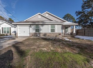 2172 Crescent Wood Rd, Navarre, FL 32566