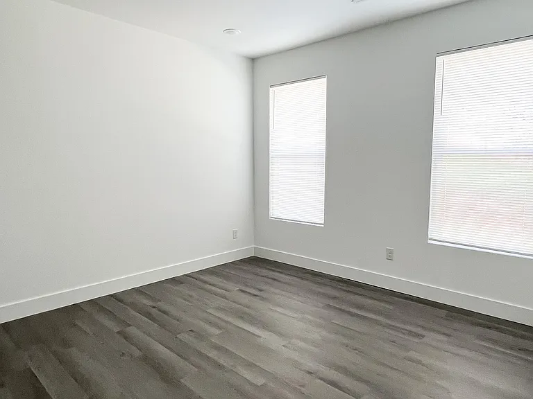 634 W Fairmont Ave — Photo 14