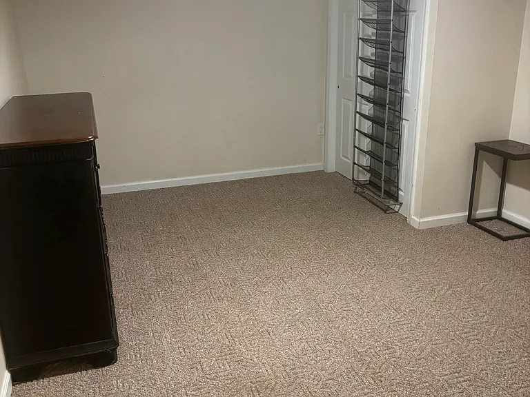 1515 Sharpes Ct — Photo 5
