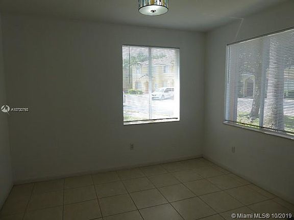5th image of 2515 SE 14th Ave #384