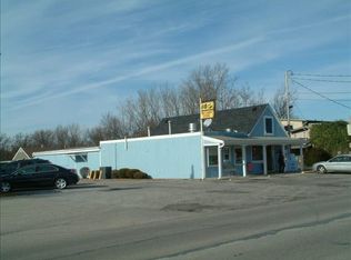 8503 Secor Rd, Lambertville, MI 48144