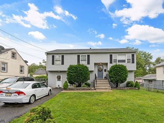 3rd image of 422 Elsie Ave
