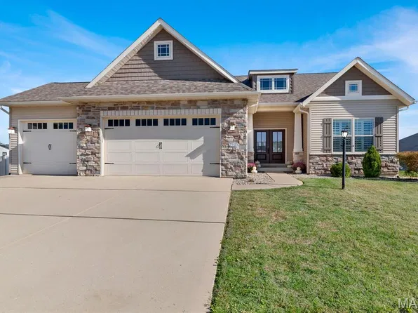 7125 Richmond Dr, Glen Carbon, IL 62034