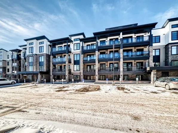 2117 SW 81st St SW #2111, Calgary, AB T3H 6H5