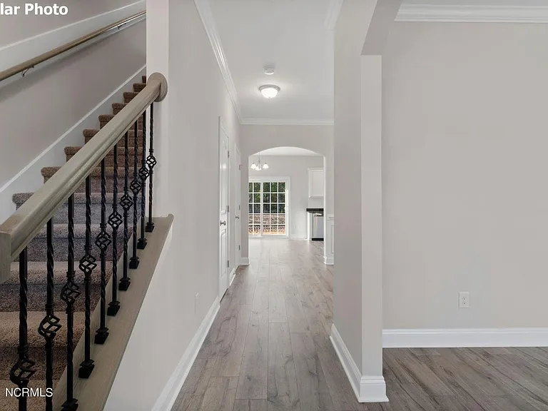 318 Windmill Light Way — Photo 2