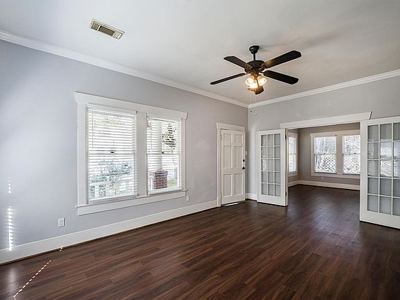 4th image of 210 Tabor St