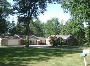 1325 W Westwood Dr, Adrian, MI 49221