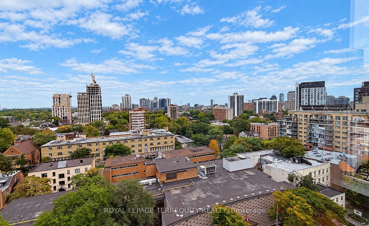 256 Jarvis St — Photo 3