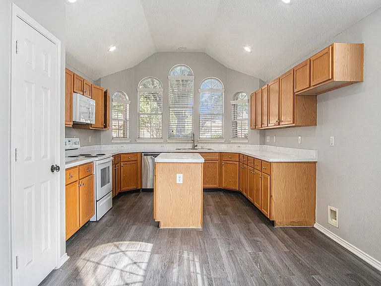 4600 Paloverde Dr — Photo 10