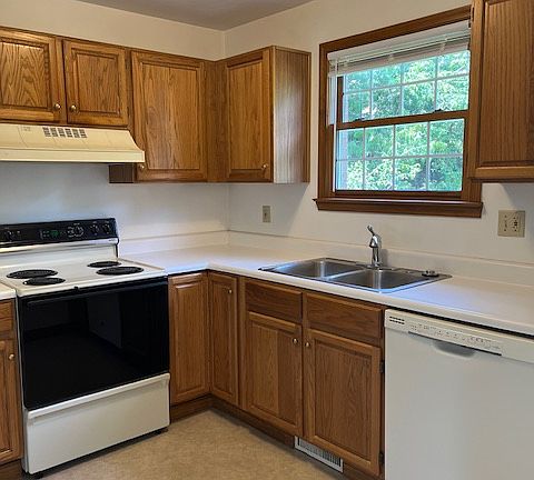 4th image of 1104 Cranston Dr #1104