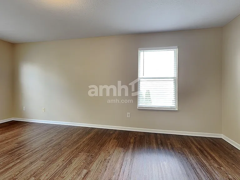 700 Thornton Dr — Photo 10