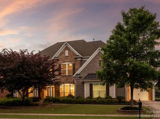 2810 Julian Glen Cir, Waxhaw, NC 28173