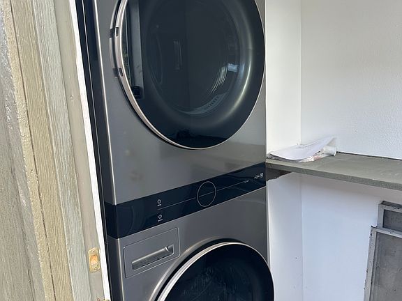 Shared washer/dryer on premises. Shared between 4 units.