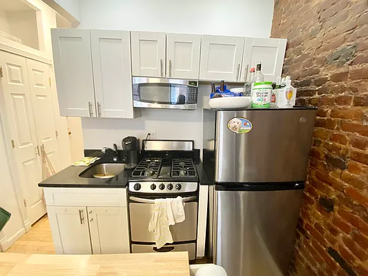 Rented by J PRESTON AND ASSOCIATES INC | media 8