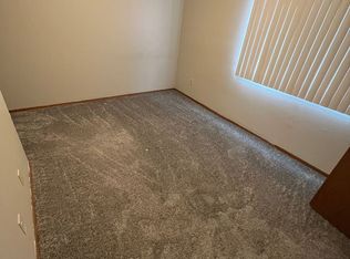 1125 Dixon Dr APT 6, Waterloo, IA 50701