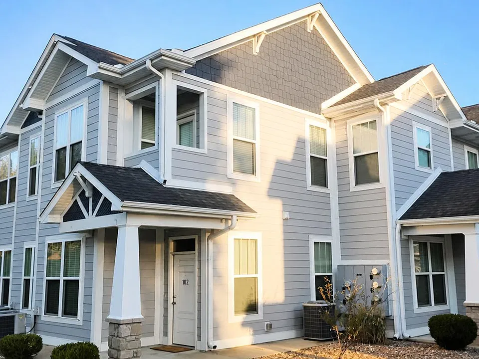 2027 Walden Pond Way #203
