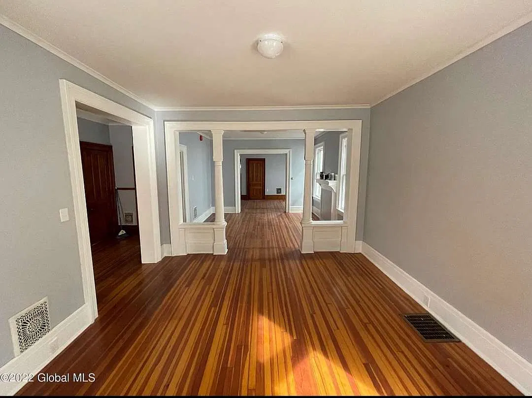1105 Union St — Photo 2