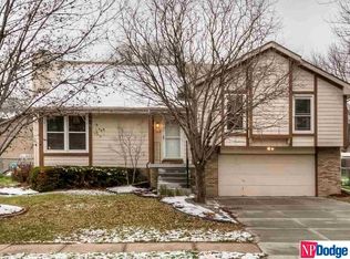 1212 Patricia Dr, Papillion, NE 68046