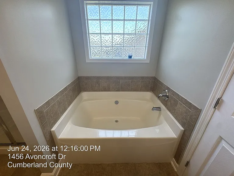 1456 Avoncroft Dr — Photo 16