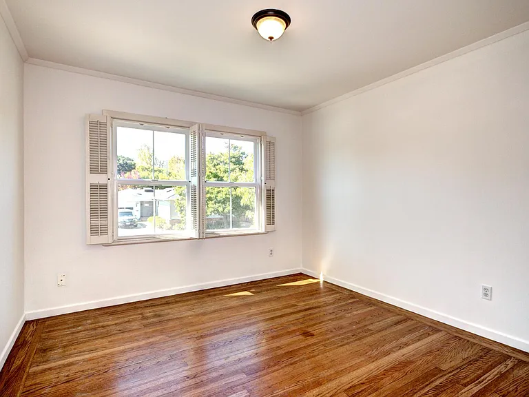 1612 Albemarle Way — Photo 9