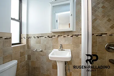 Rented by R New York