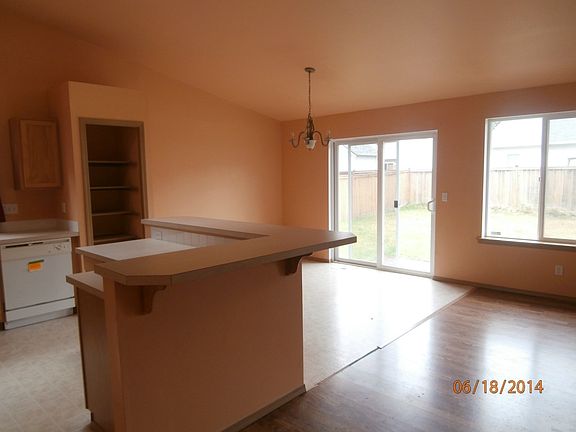 4th image of 4609 209th St E