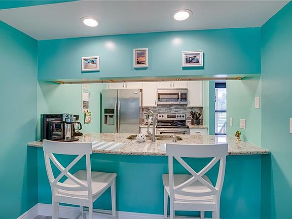 5th image of 13 Plantation Dr APT 202