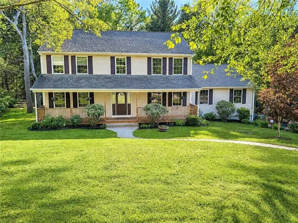 61 Moraine Ct, South Kingstown, RI 02879