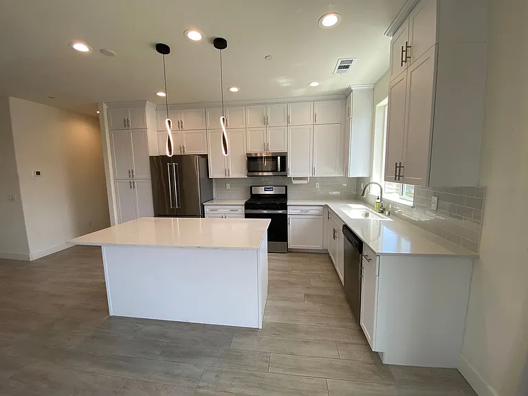 3731 W Nellis Ave — Photo 4