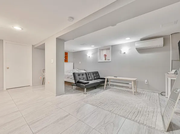 72-15 Juniper Valley Road image 11 of 16