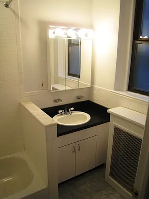 Rented by City Connections Realty | media 14