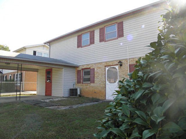 1st image of 29 Cedarwood Ct