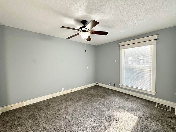 4th image of 189 D St NE