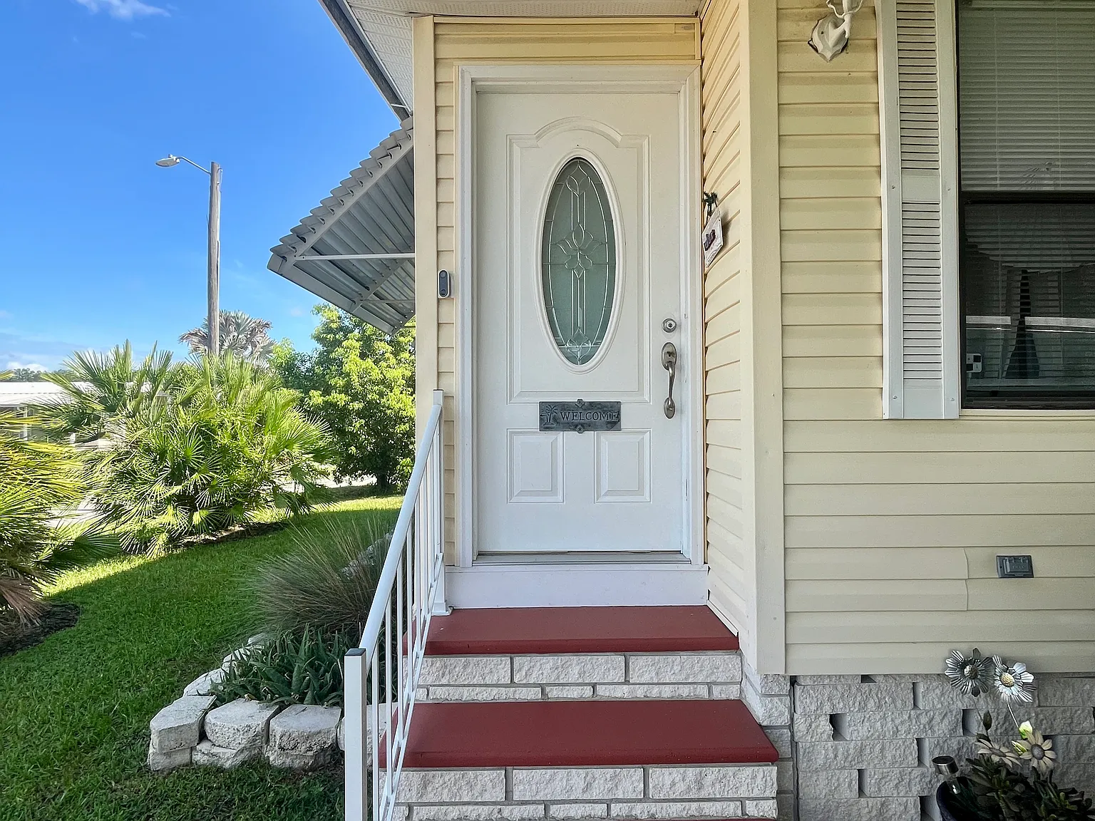 2 bed, 1048 sqft, $1,675 — Photo 2