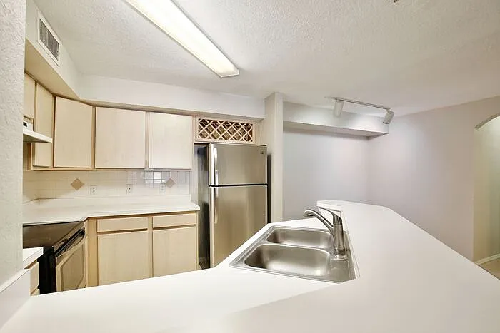 2 bed, 2.0 bath, 1209 sqft, $1,595 — Photo 4