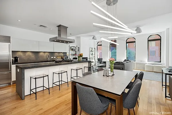 Sold by Compass | media 2