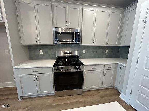 5th image of 504 Yeowell Dr